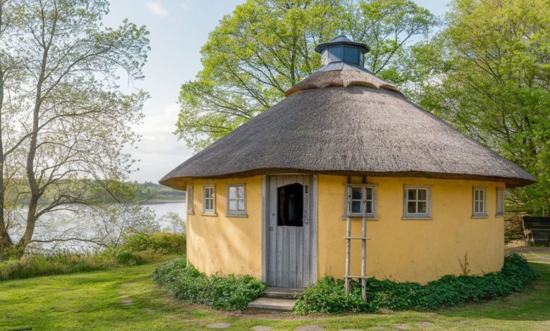 Yellow Roundhouse Katie